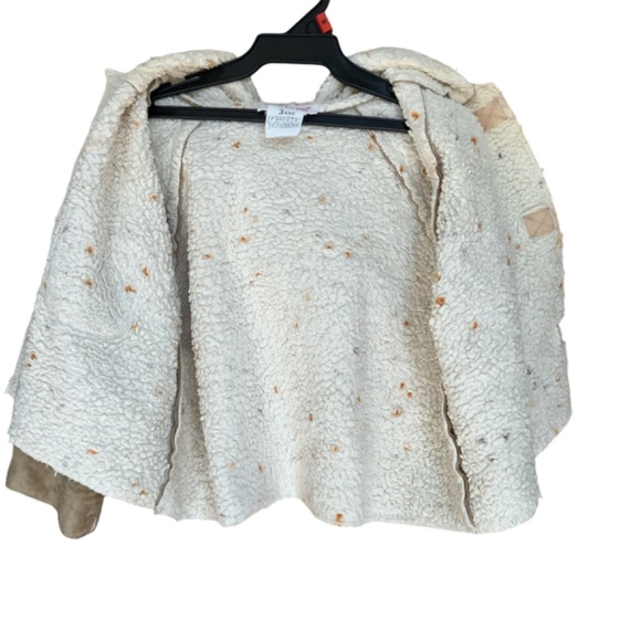 FAUX SUADE JACKET SZ: 3T W/ HOOD VELCRO CLOSURE - Picture 3 of 5